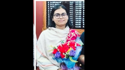 Inspector Father To Salute Daughter As She Returns Home As IPS Officer