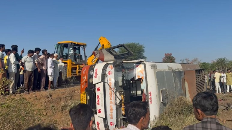 Agar Malwa Accident: आगर मालवा में भीषण हादसा, यात्री बस अनियंत्रित होकर पलटी, एक की मौत, 15 से अधिक लोग घायल
