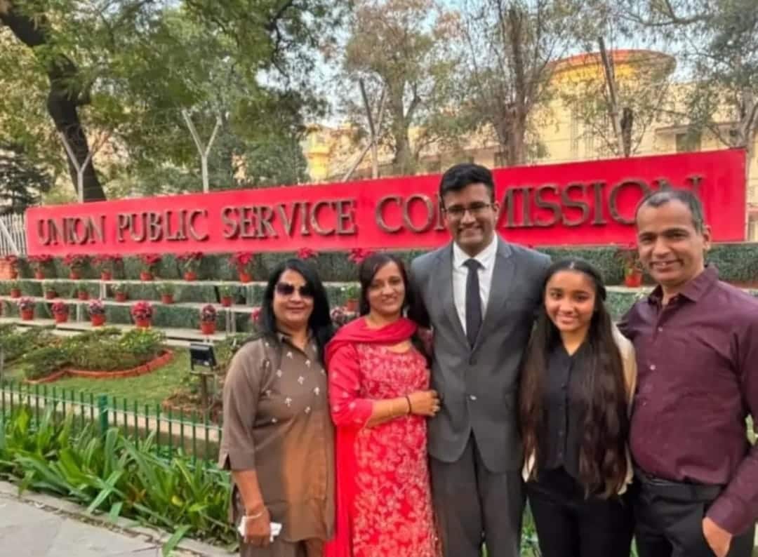 UPSC Topper 2025: प्रक्षाल जैन ने बढ़ाया धार का मान