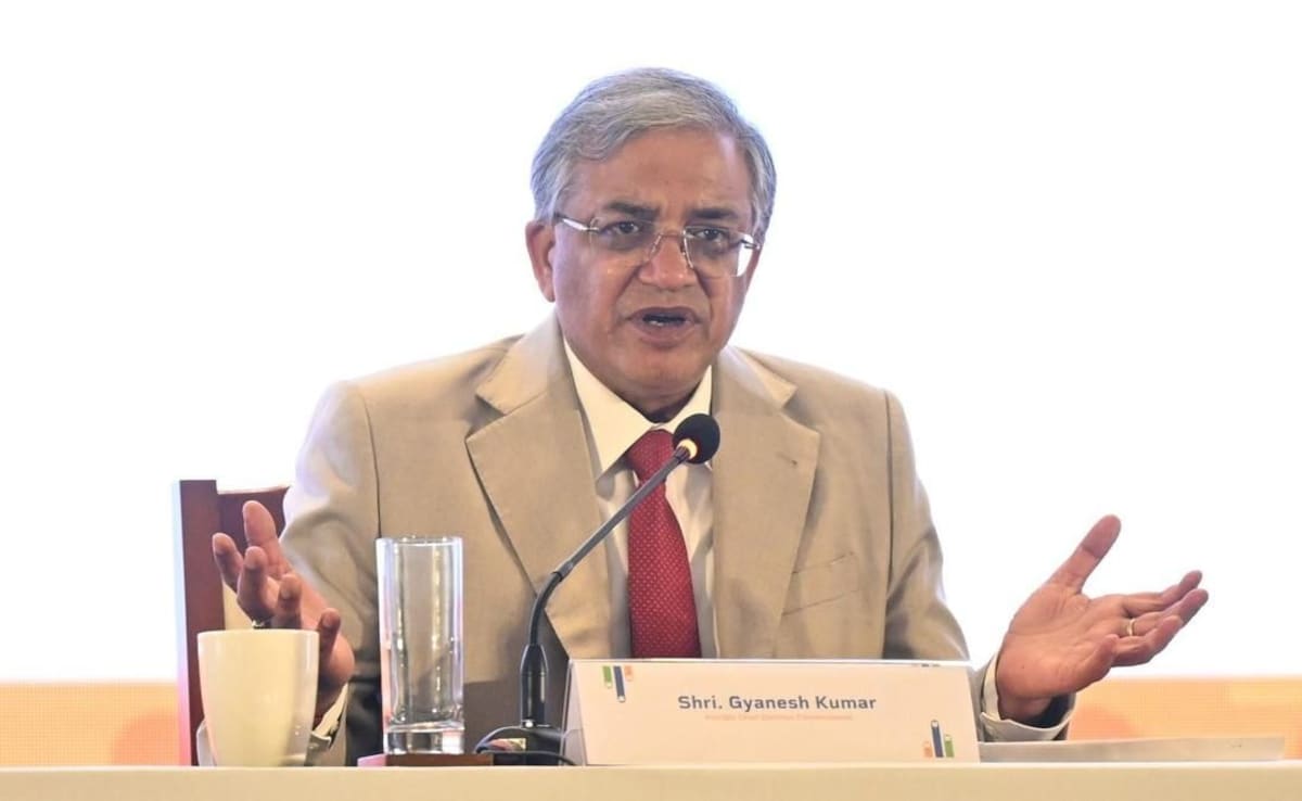 LIVE अपडेट: LPG को लेकर देशभर में चिंता, CEC के खिलाफ आज महाभियोग का नोटिस देगा विपक्ष 