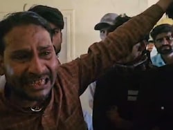 "Daughter's Wedding Is Tomorrow": Madhya Pradesh Farmer Breaks Down As Crop Sale Stalls