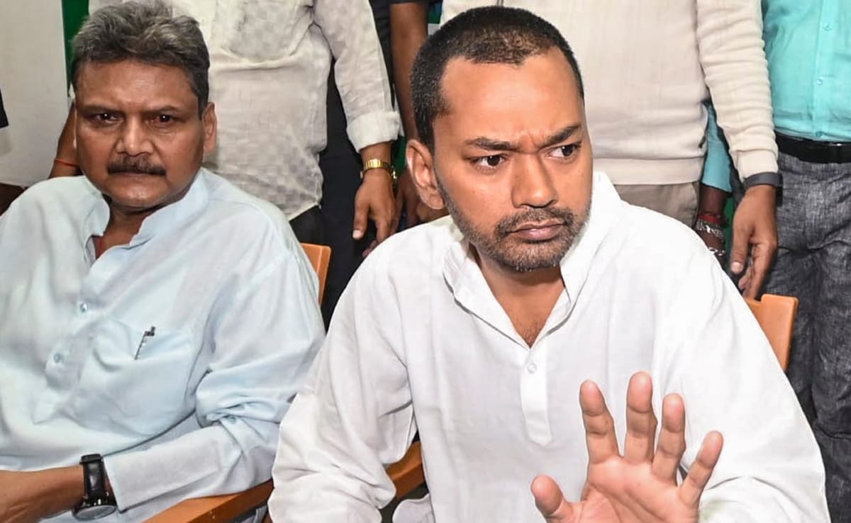 नीतीश कुमार के बेटे निशांत कुमार ने राजनीति में एंट्री ले ली है. वो अंतरराष्ट्रीय महिला दिवस पर जदयू में शामिल हुए.