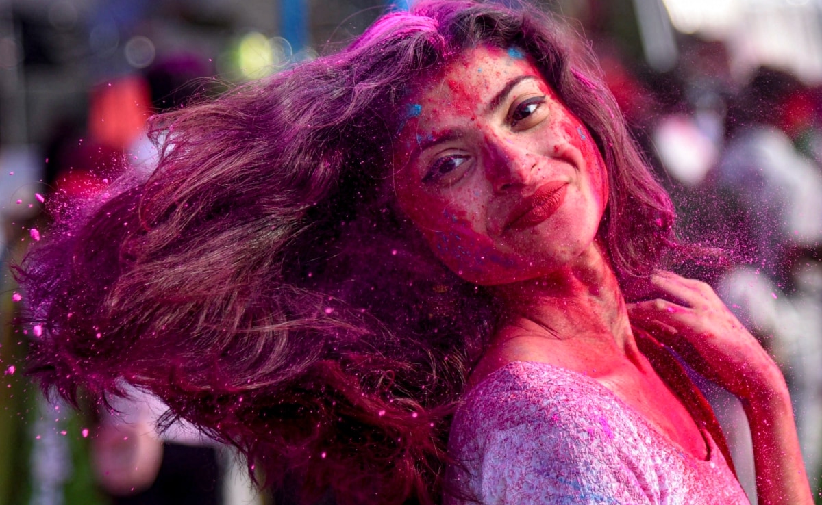 होली का समय वसंत ऋतु का उत्कर्ष है. भारतीय कृषि प्रधान समाज में यह नई फसल की खुशी का भी उत्सव है.