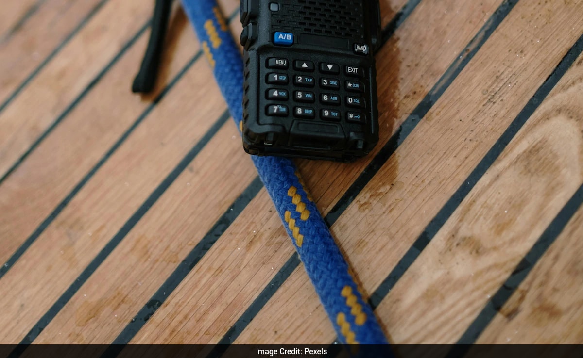 Chinese Man Turns A Maritime Radio Into "Family Voice Station" To Help Stranded Sailors Amid Middle East Tensions