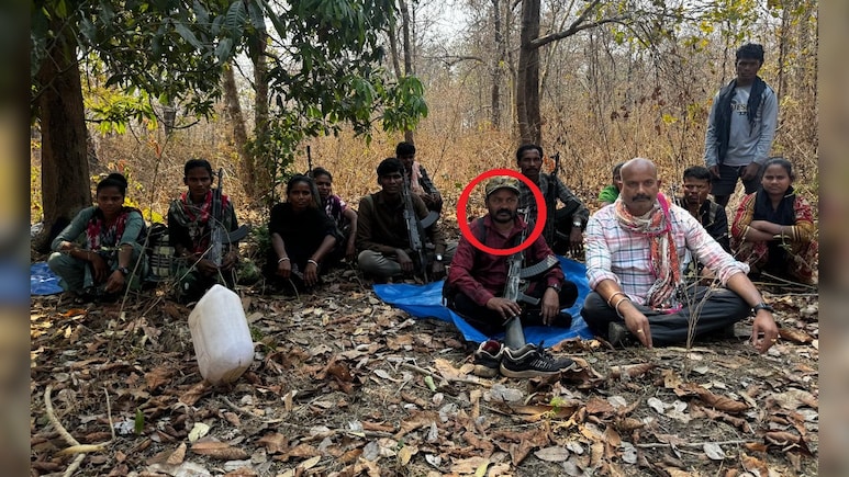 छत्तीसगढ़ अब 'नक्सल मुक्त'! कई नक्सली कमांडर हो चुके हैं ढेर, आज बस्तर का इकलौता बड़ा माओवादी लीडर करेगा सरेंडर