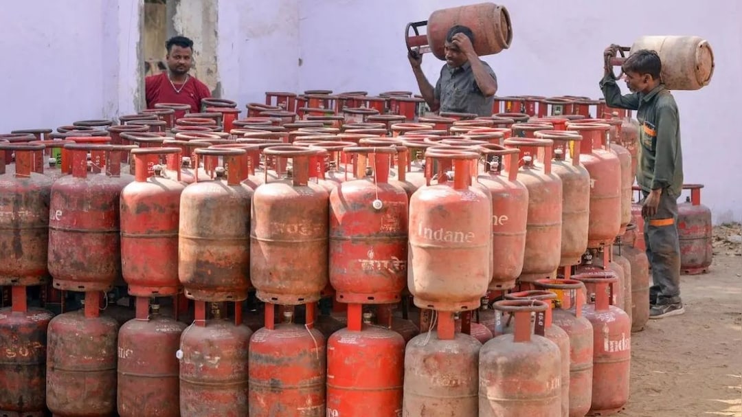 India LPG Shortage Live Updates: Centre Prioritises Household Use, Induction Stoves Go Out Of Stock