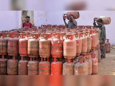 India LPG Cylinder Shortage Crisis News Live Updates: Centre Priorities Household Use, Induction Cooktops Go Out Of Stock