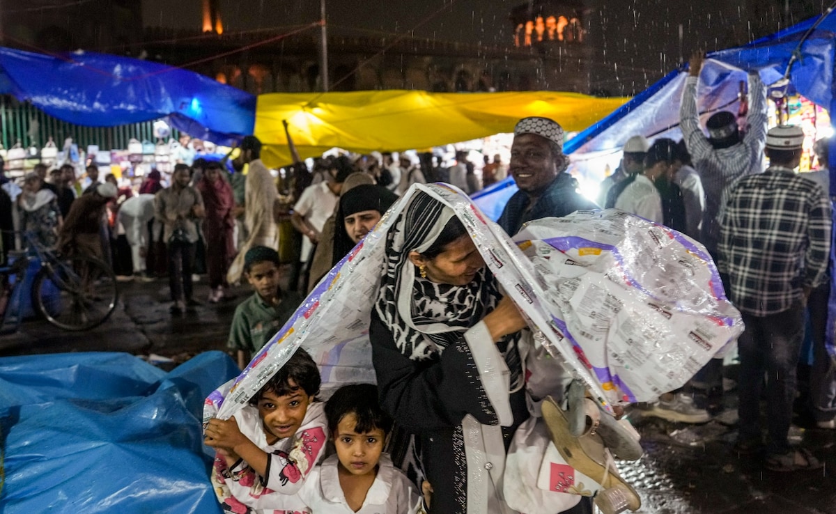 Rain Alert: काले बादल छाए, दिल्ली NCR में आज भी बारिश, यूपी-बिहार से राजस्थान तक मौसम का हाल