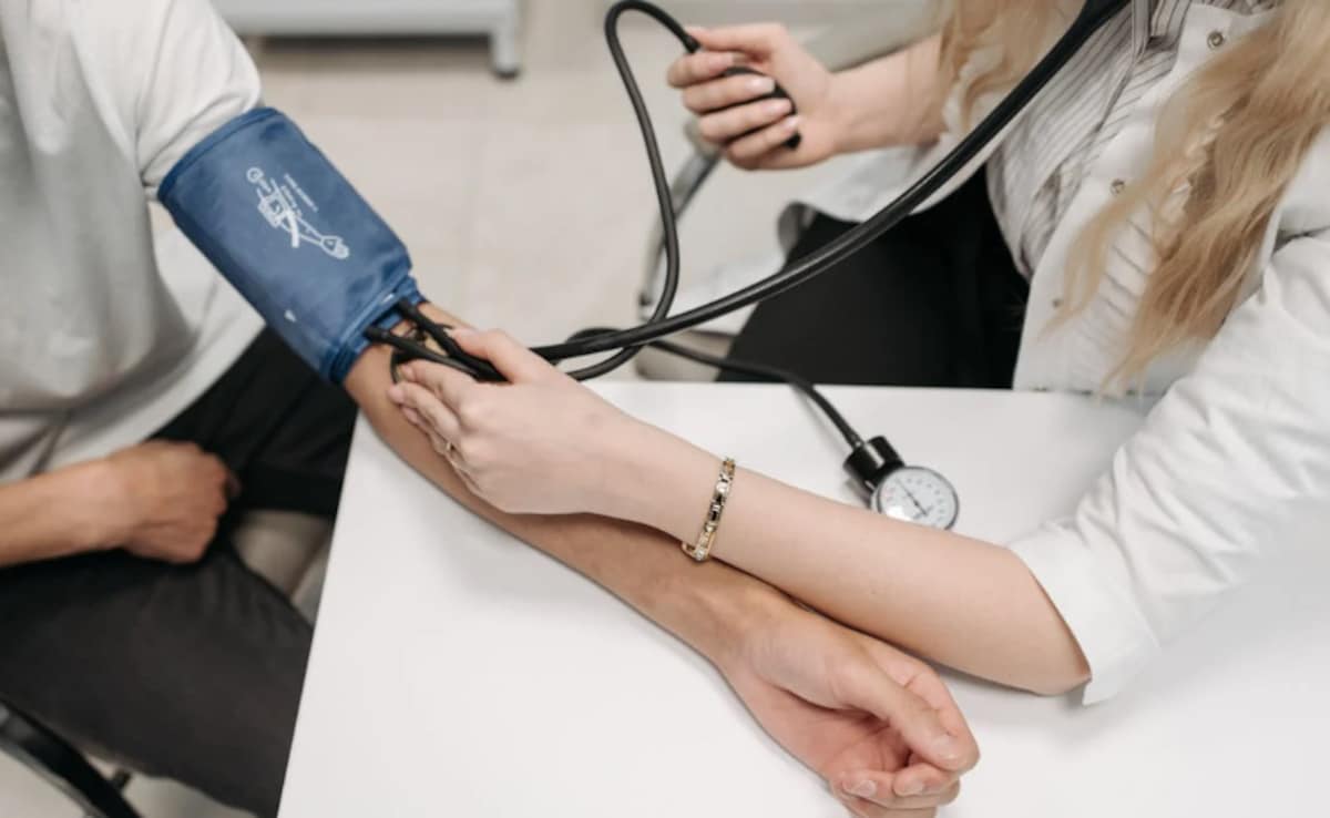 गुजरात के भावनगर में स्कूल का खाना खाकर 100 से ज्यादा छात्रों की बिगड़ी तबीयत, अस्पताल में कराया गया भर्ती