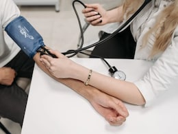 गुजरात के भावनगर में स्कूल का खाना खाकर 100 से ज्यादा छात्रों की बिगड़ी तबीयत, अस्पताल में कराया गया भर्ती