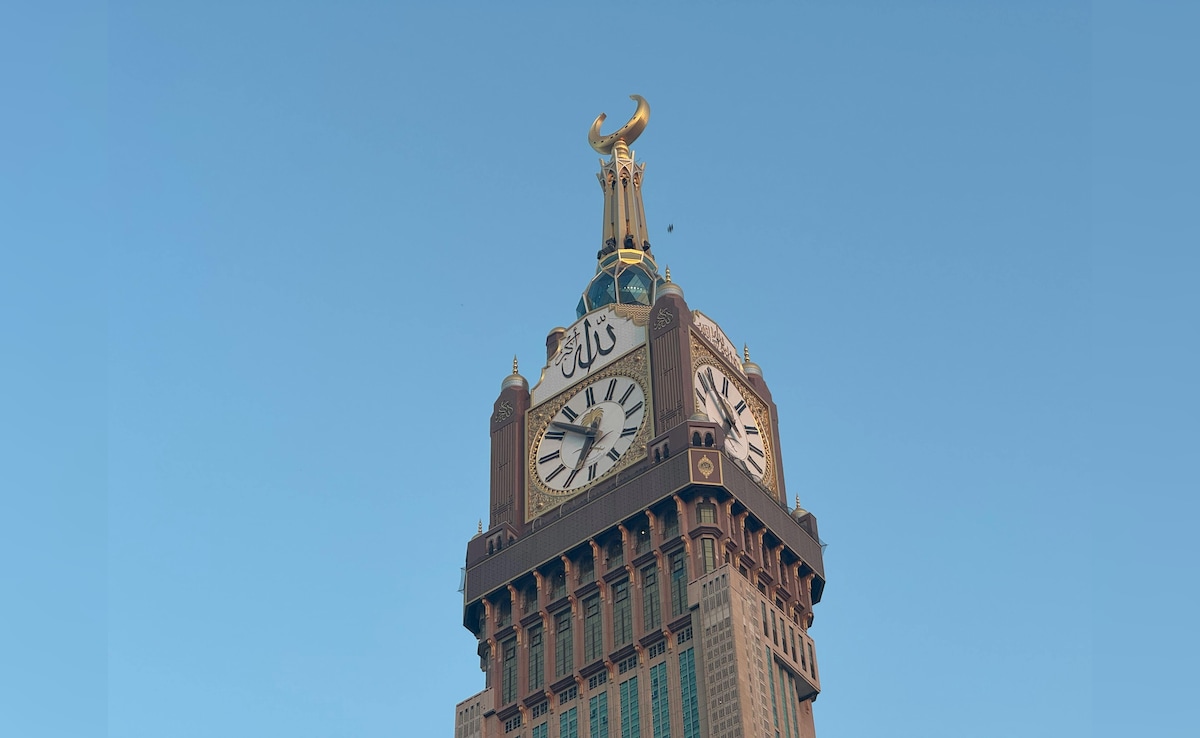 क्लॉक टॉवर के ‘चांद’ से कैसा दिखता है मक्का? वायरल Video में दिखा हैरान कर देने वाला नजारा