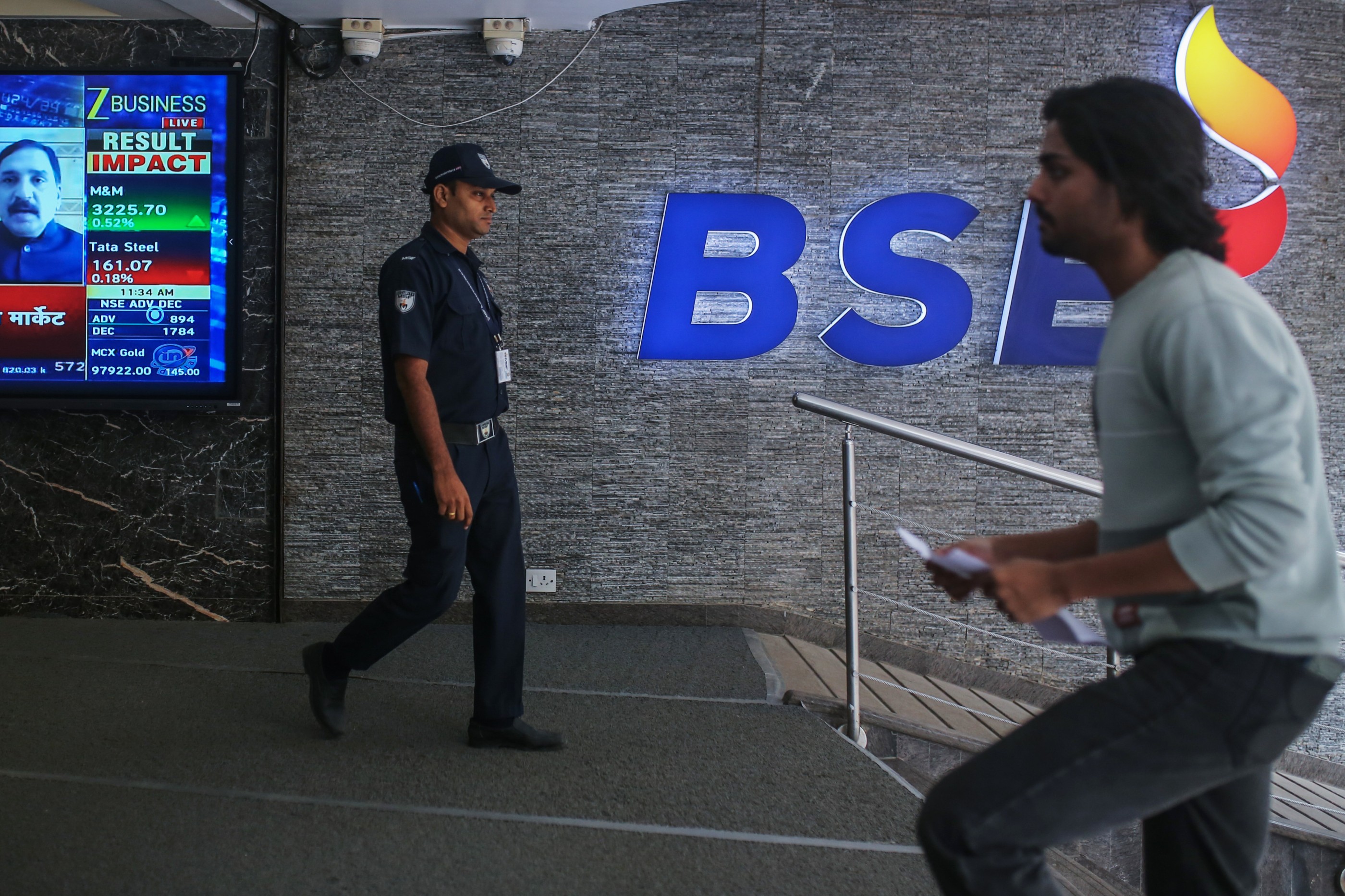 Viral: Investor Calls For Bear Market, Compares India's 'Fluff' With Iran's Tech