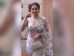 कृतिका कामरा की वेडिंग रिसेप्शन में 2.79 लाख की साड़ी पहन पहुंची मलाइका अरोड़ा, ट्रेडिशनल लुक कर रहा इंस्पायर