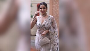 कृतिका कामरा की वेडिंग रिसेप्शन में 2.79 लाख की साड़ी पहन पहुंची मलाइका अरोड़ा, ट्रेडिशनल लुक कर रहा इंस्पायर