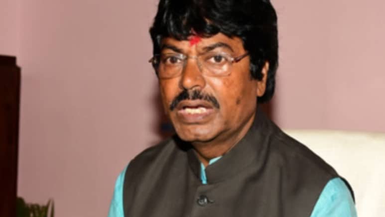 पहले कांग्रेस नेता के घर पर चला बुलडोजर... अब पार्टी से हुए निष्कासित, सीएम सोरेन पर बयान देना पड़ा भारी