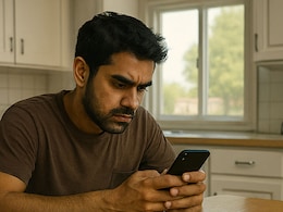 Is Your Phone Your 'Security Blanket'? 5 Signs Attachment Anxiety Is Controlling Your Screen Time