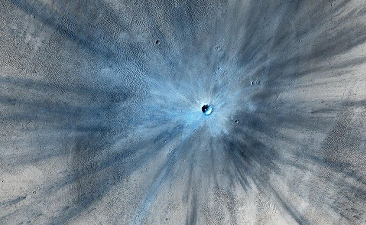 ऑर्बिटर की भेजी गई खूबसूरत तस्वीर देखिए 