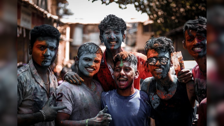 Holi Safety Tips For Students : होली के हुड़दंग में न भूलें बोर्ड की तैयारी, छात्र बरतें ये सावधानियां