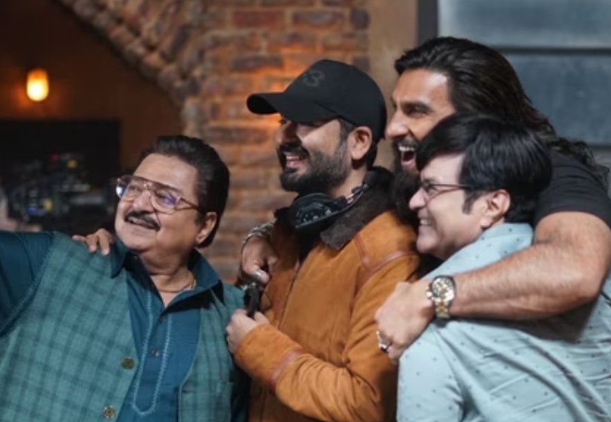 रणवीर सिंह बोले अगर 1000 करोड़ कमा गई धुरंधर 2 तो राकेश बेदी की वजह से होंगे 500 करोड़