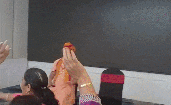 Iran-Israel War: ईरान-इजरायल तनाव के बीच दुबई में फंसे जोधपुर के 120 श्रद्धालु, होली गीतों से संतों ने बंधाया ढाढस; देखें वीडियो