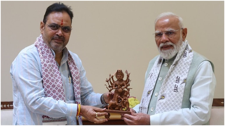 PM मोदी को भेंट की गई मां दुर्गा की मूर्ति का 11 नेशनल अवार्ड से है खास कनेक्शन, CM भजनलाल ने नवरात्रि में दी विशेष भेंट