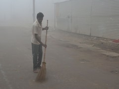 अचानक मौसम को ये हुआ क्या? मार्च की तपाती गर्मी के बीच घने कोहरे की चादर में कैसे लिपटा दिल्ली‑NCR