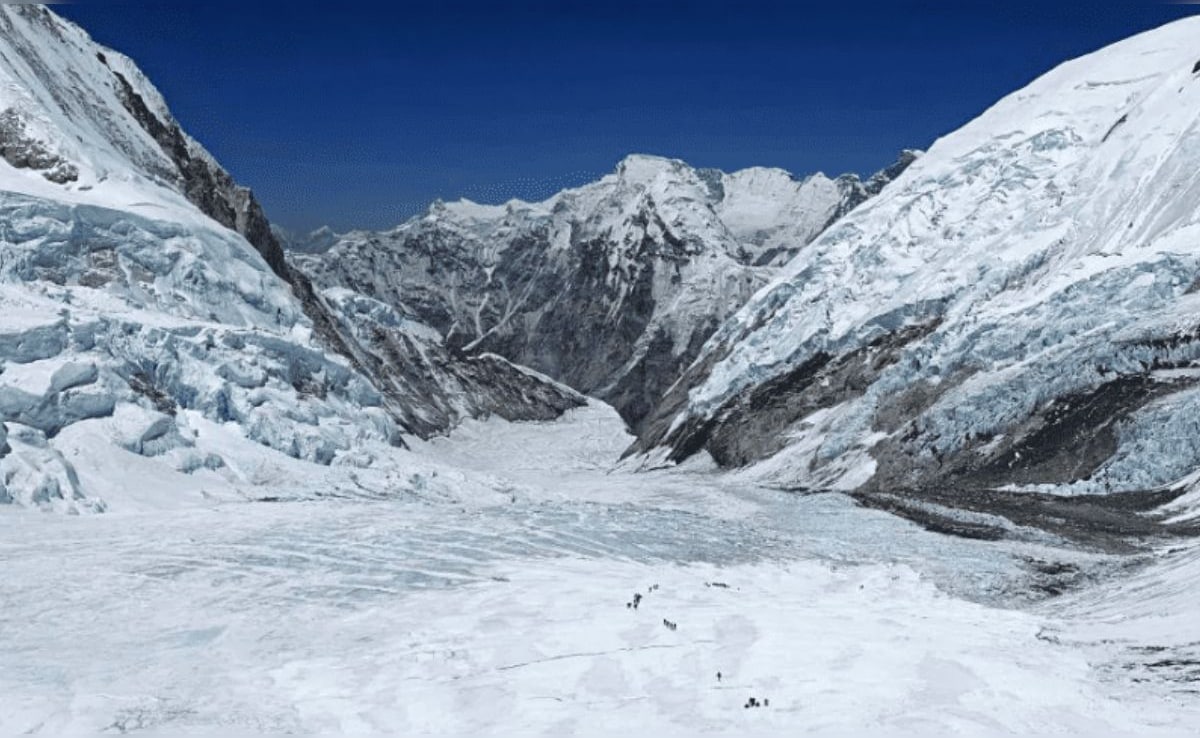 हिमालय के ग्लेशियर में दोगुनी रफ्तार से खत्म हो रही बर्फ, यह दो अरब लोगों के लिए खतरे की घंटी: रिपोर्ट