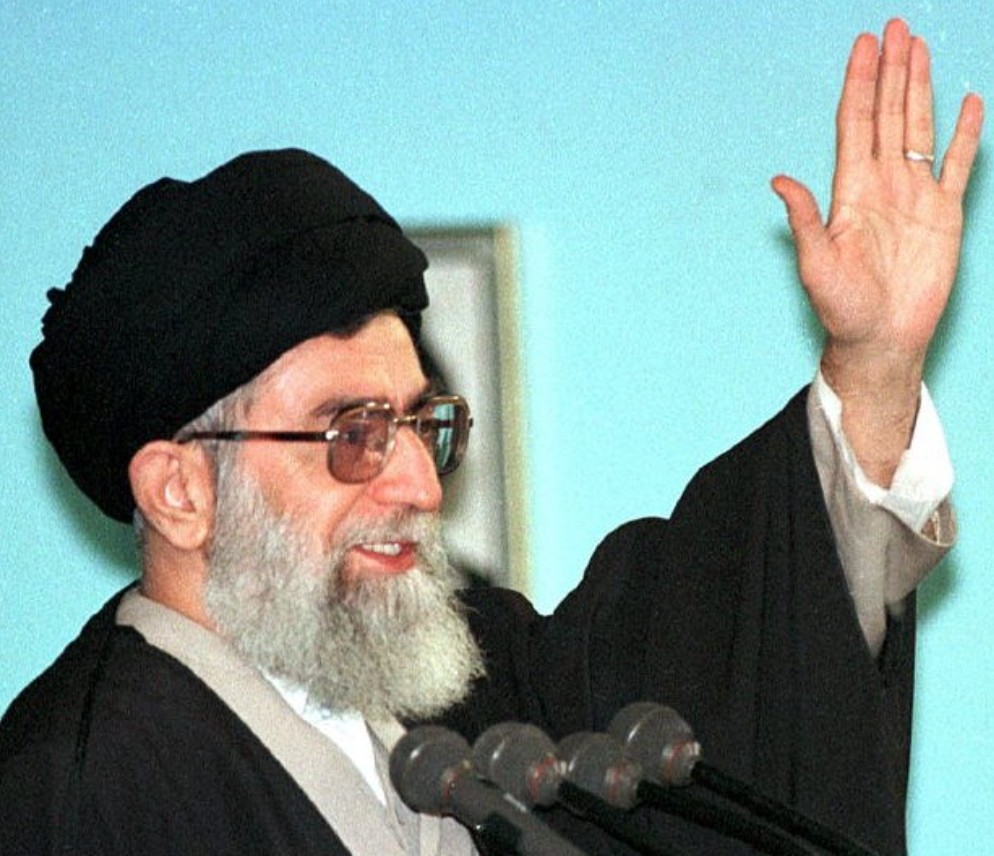 खामेनेई पर बम हमला, सख्त सुरक्षा और एक महिला पत्रकार का 1981 में लिया गया चौंकाने वाला इंटरव्यू