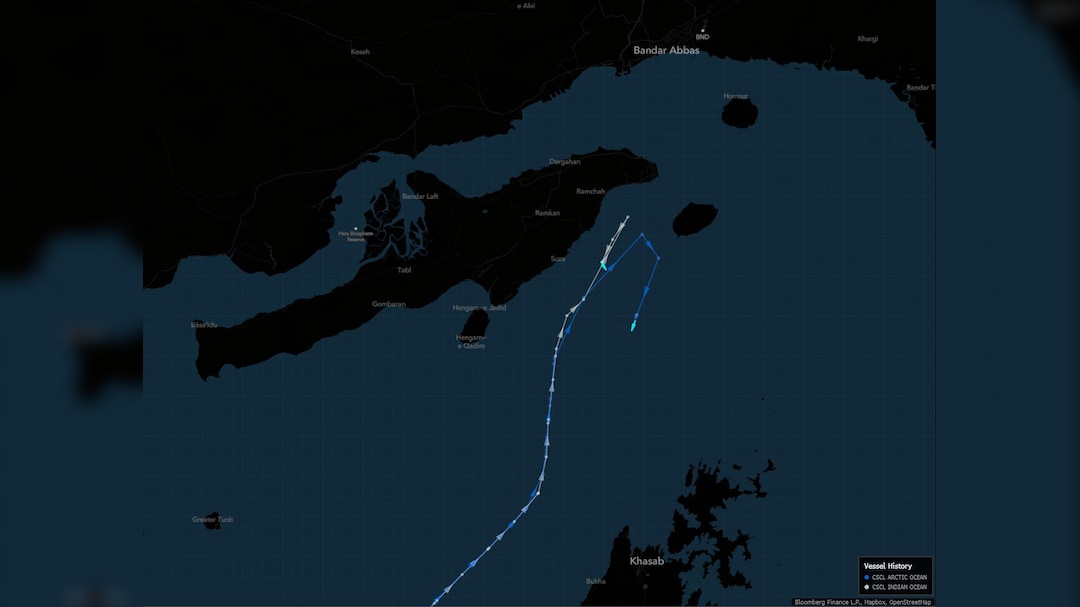 Two Chinese Container Ships Attempt Hormuz Exit Before U-Turning