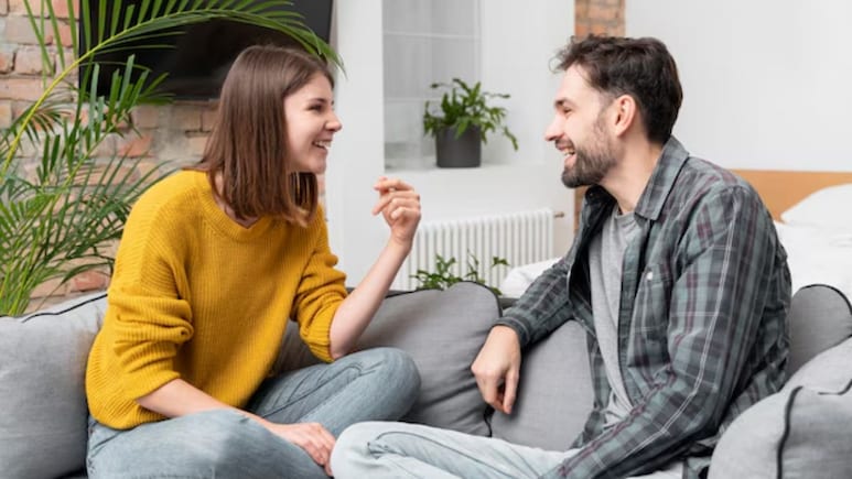 Are You Microcheating? Therapist Explains The Two Types And Where To Draw The Line