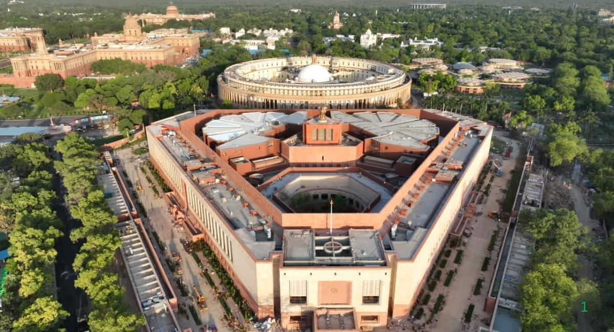 इस महीने के आखिरी शनिवार और रविवार को भी चलेगी संसद? सरकार ने विपक्ष के पाले में डाली गेंद