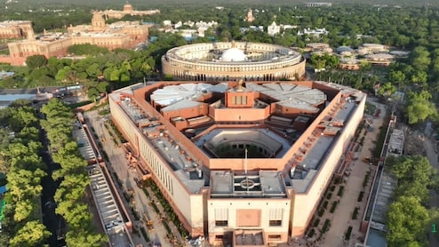 इस महीने के आखिरी शनिवार और रविवार को भी चलेगी संसद? सरकार ने विपक्ष के पाले में डाली गेंद