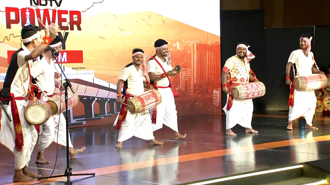 Bihu Troupe Mesmerises Audience With Vibrant Assamese Folk Dance At NDTV Conclave