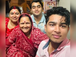 वैभव सूर्यवंशी IPL 2026 में गर्दा मचाने से पहले 'होम टीम' के साथ मना रहे हैं जश्न, तस्वीरें जीत लेगी दिल