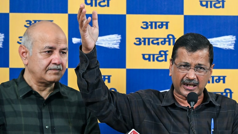 एक्साइज केस : केजरीवाल-सिसोदिया की दिल्ली HC के चीफ जस्टिस से गुहार, कहा- दूसरे बेंच में भेज दें याचिका