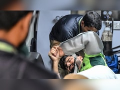 PAK vs BAN: बीच मैदान में बुरी तरह चोटिल हुआ पाक क्रिकेटर, आनन-फानन में स्ट्रेचर पर लादकर भागना पड़ा अस्पताल