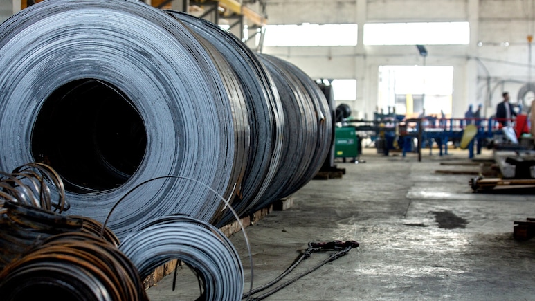 India's Manufacturing Momentum Weakens, March PMI Slowest in 2.5 Years