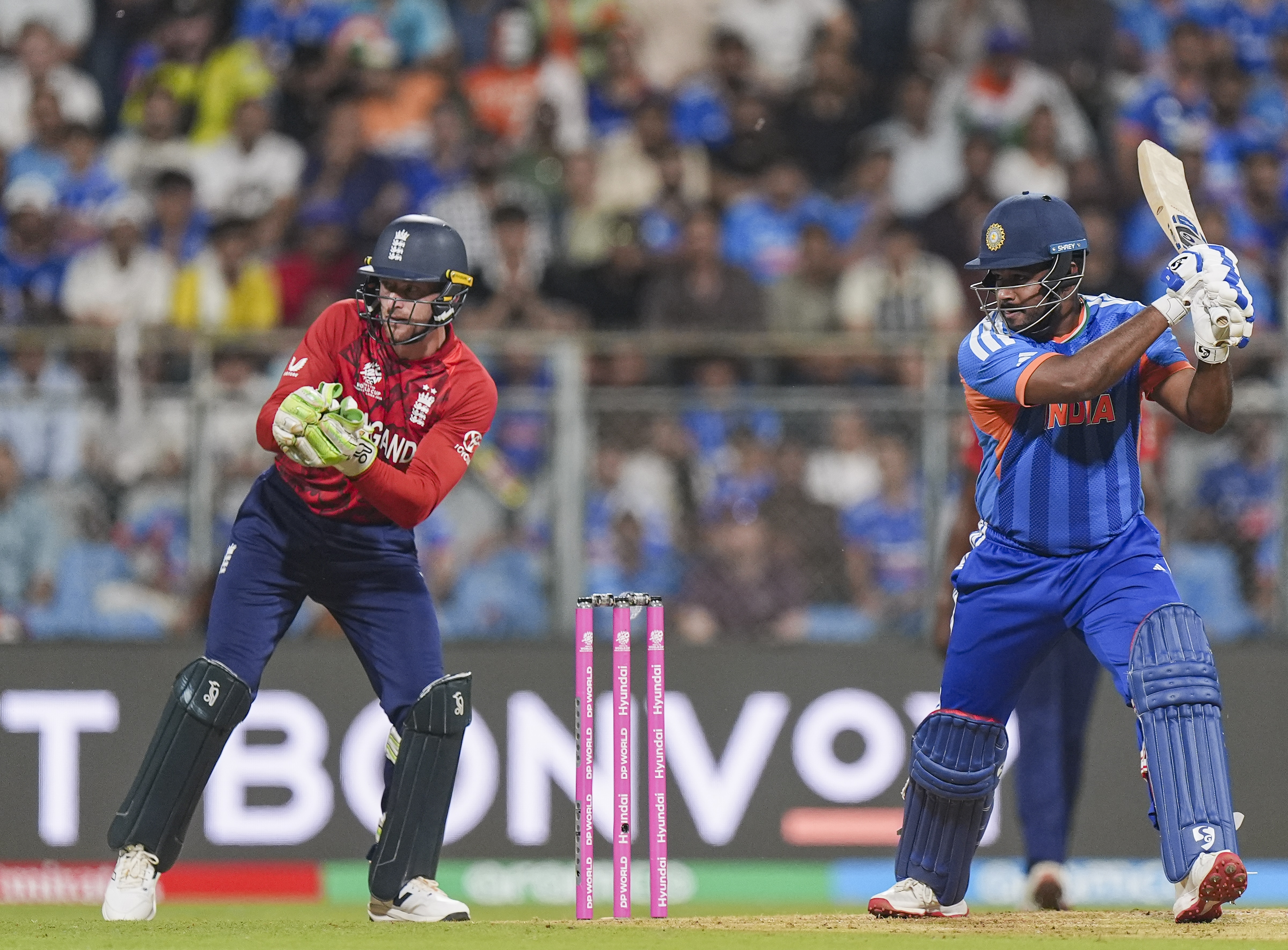 India vs England Match Live Score, T20 World Cup 2026: संजू सैमसन कर रहे इंग्लैंड के गेंदबाजों की धुनाई, भारत ने पावरप्ले में कूटे 67 रन