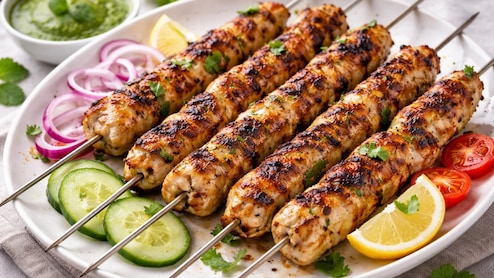 Eid 2026: ईद पर स्वाद भी फिटनेस भी! घर पर बनाएं हेल्दी चिकन शीश कबाब (Chicken Sheesh Kebab), &nbsp;कम तेल में मिलेगा भरपूर प्रोटीन