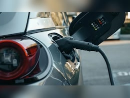 इलेक्ट्रिक वाहन खरीदने वालों को मिलेगा 30,000 रुपये तक इंसेंटिव, महिलाओं और ट्रांसजेंडर को भी खास परमिट, जानिए पूरी डीटेल