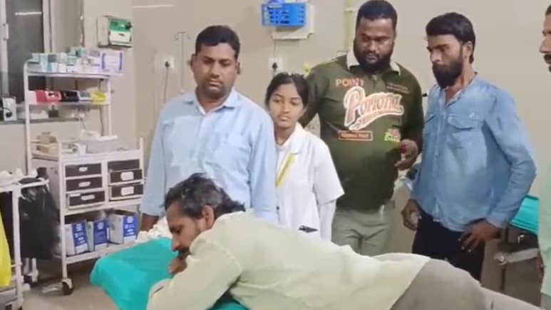 समोसे के विवाद में खूनी संघर्ष, दुकानदार ने अधेड़ पर चलाया धारदार हथियार