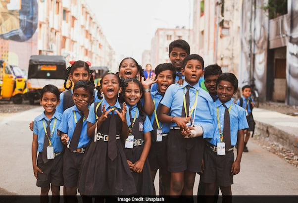 School Holiday 2026 : यूपी के स्कूल लगातार चार दिन रहेंगे बंद! सरकार ने किया छुट्टी का ऐलान