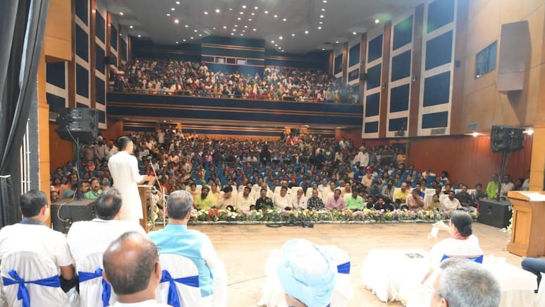 Mamata Banerjee Holds Election Strategy Meeting With Trinamool Workers