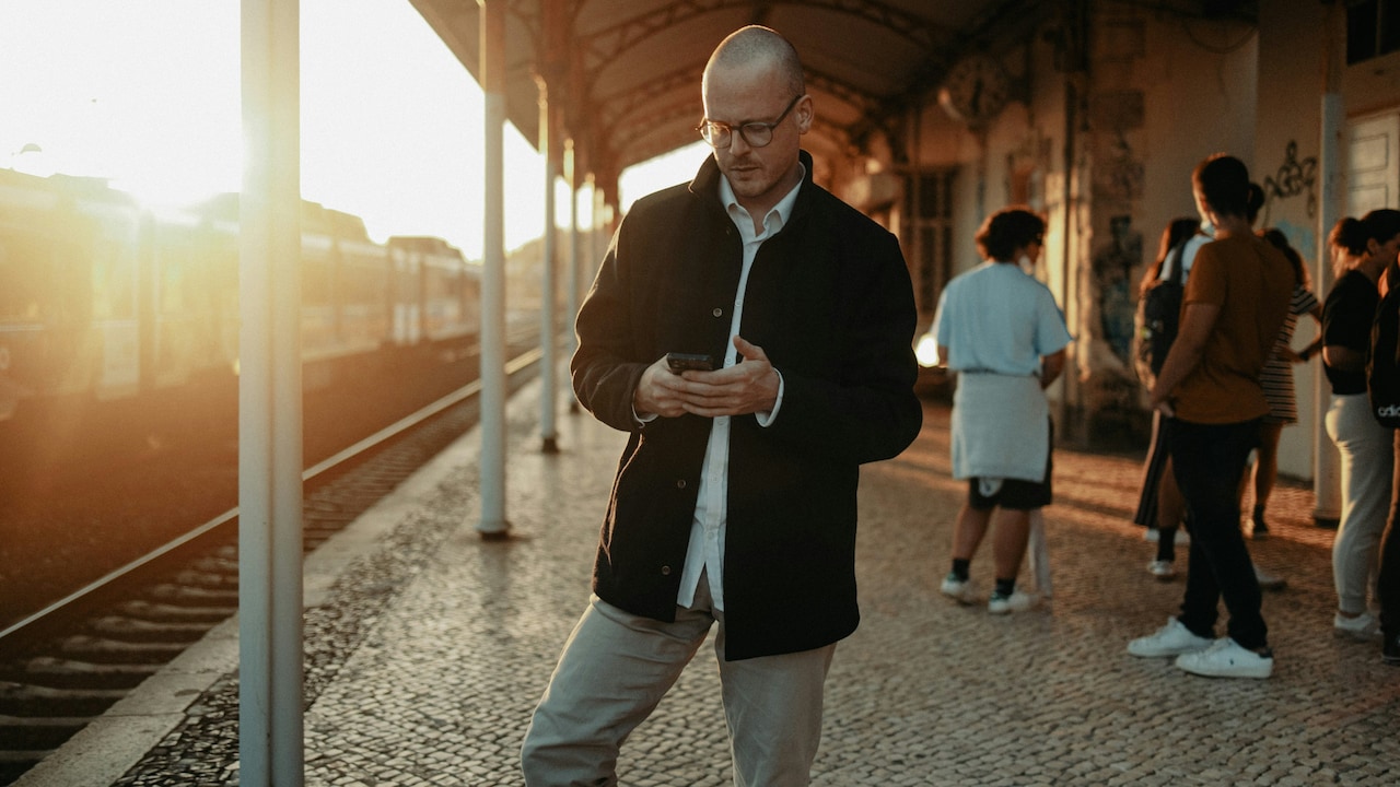 Lightweight Jackets vs Heavy Coats: Know Which One Is More Practical Than the Other