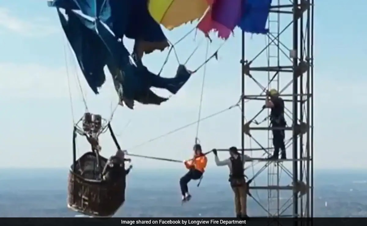 Hot Air Balloon Hits Tower In US, Leaves 2 People Dangling At 1,000 Feet. How They Were Rescued
