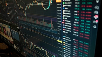 Gulf Equities End Mixed Following Trump's 'Serious Violation' Claim And Hormuz Standoff