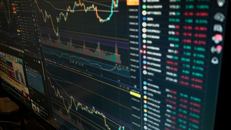 Gulf Equities End Mixed Following Trump's 'Serious Violation' Claim And Hormuz Standoff