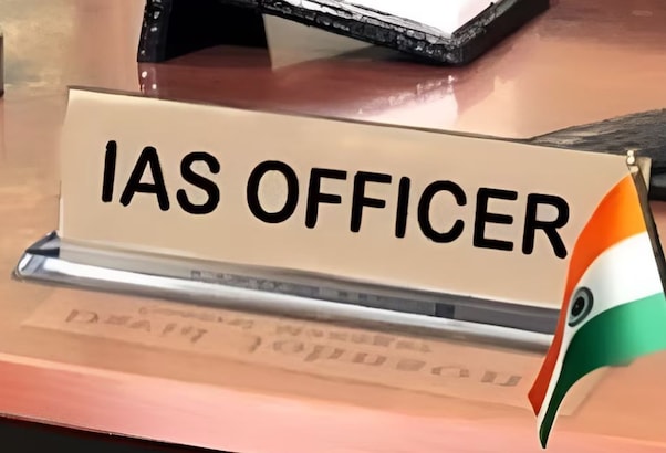 IAS officer बनना है तो आपमें होनी चाहिए ये 7 आदतें