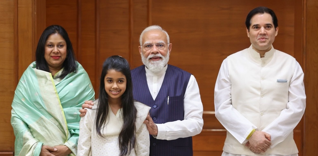 'आपके आभामंडल में अद्भुत पितृवत स्नेह', परिवार सहित पीएम मोदी से मिलकर बोले वरुण गांधी