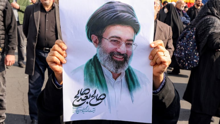 ईरान के नए सुप्रीम लीडर मोजतबा खामेनेई के घायल होने की पुष्टि, अधिकारी ने बताया- सुरक्षित हैं